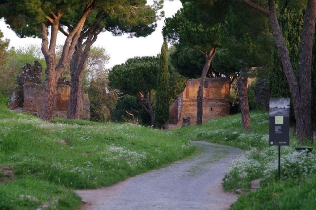 Apartmán Loft Con Giardino In Zona Appia Antica Řím Exteriér fotografie